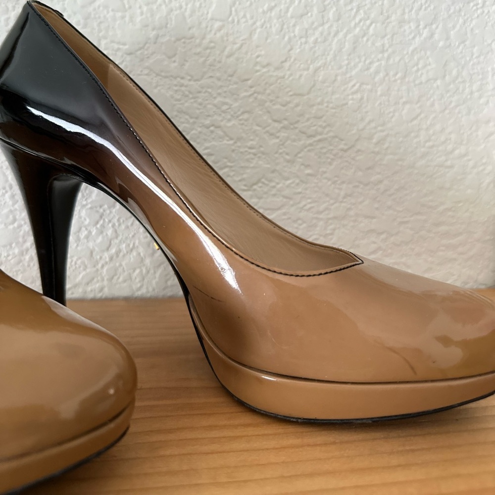 Prada Beige/Black Degrade Patent Leather Platform Pumps Size 8.5/39 - Picture 7 of 12